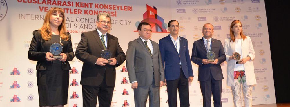 Karesi Kent Konseyi, İstanbul Aydın Üniversitesi’nin ev sahipliği yaptığı Uluslararası Kent Konseyleri ve Kentler Kongresi ne katıldı.